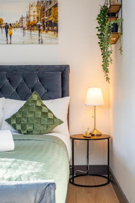 Heathrow Guest House - Oakway Feltham Zewnętrze zdjęcie