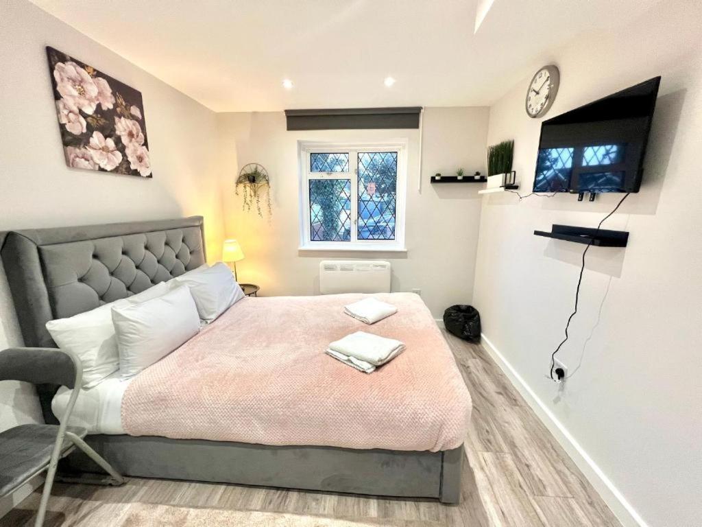 Heathrow Guest House - Oakway Feltham Zewnętrze zdjęcie