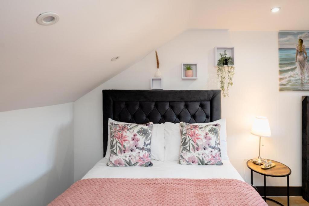 Heathrow Guest House - Oakway Feltham Zewnętrze zdjęcie